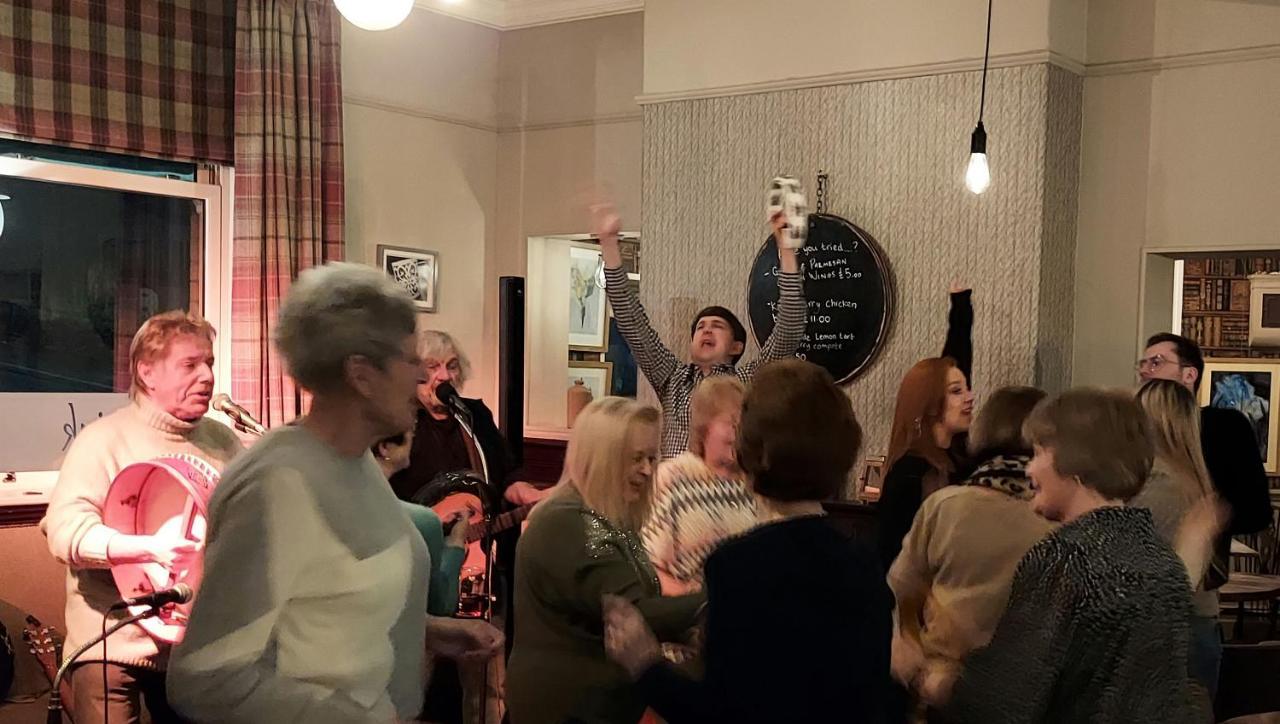 Trawden Arms Community Owned Pub Ξενοδοχείο Winewall Εξωτερικό φωτογραφία